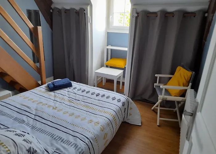 לינה וארוחת בוקר Le Plantard