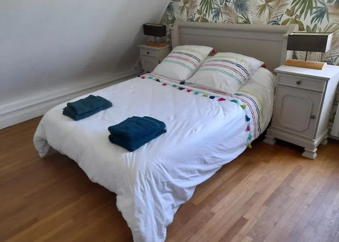 לינה וארוחת בוקר Le Plantard *