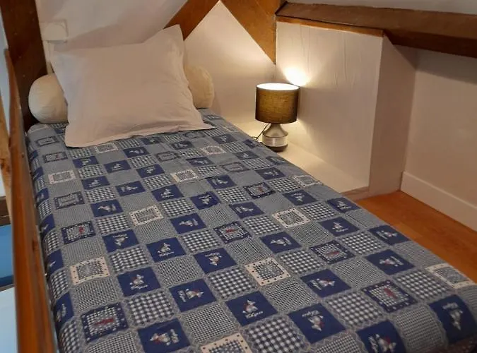 Le Plantard לינה וארוחת בוקר